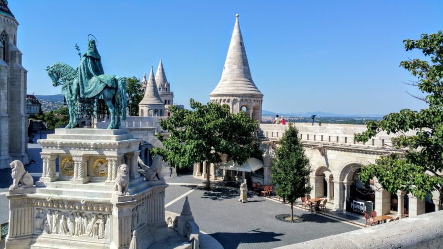 Rózsaszínben tündököl a hétvégén a Szabadság-szobor és a Halászbástya