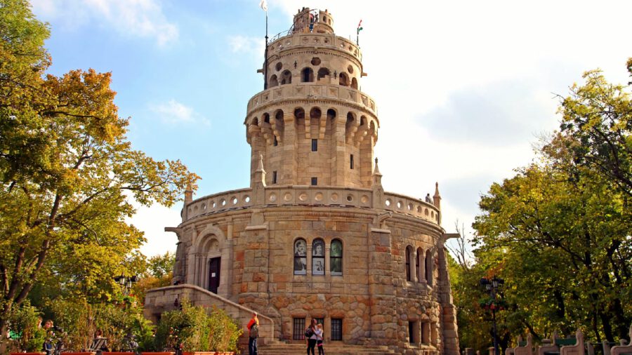 110 éves a Budapest legmagasabb pontján emelkedő Erzsébet-kilátó