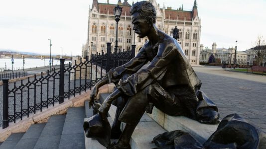 József Attila szobor Budapest