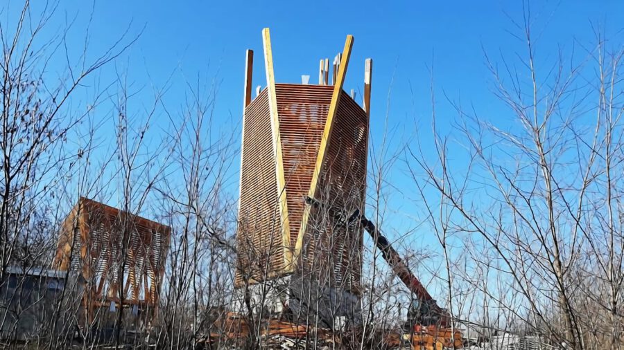 Hamarosan a Naplás-tó melletti, 22 méter magas kilátóról nézhetünk körbe