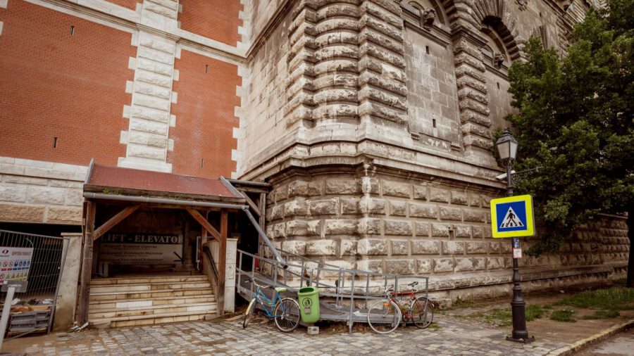 Folytatódik a Budavári Palotanegyedbe vezető utak akadálymentesítése