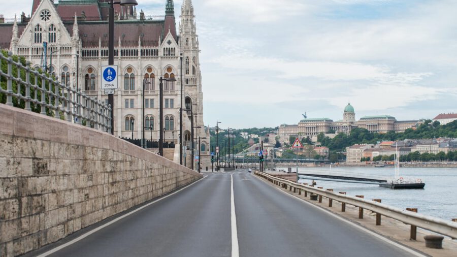 Június 7-én elkezdődik a pesti rakpart felújítása, változik a forgalmi rend