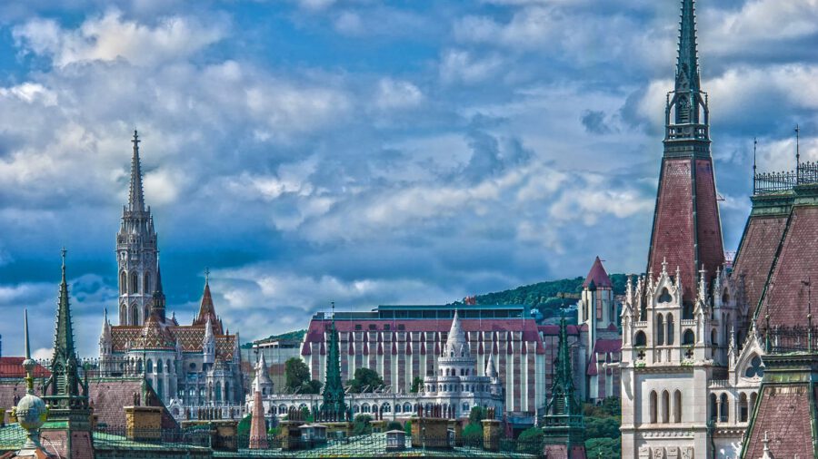 Budai és pesti séták pletykák, intrikák, szerelmek titkainak nyomában