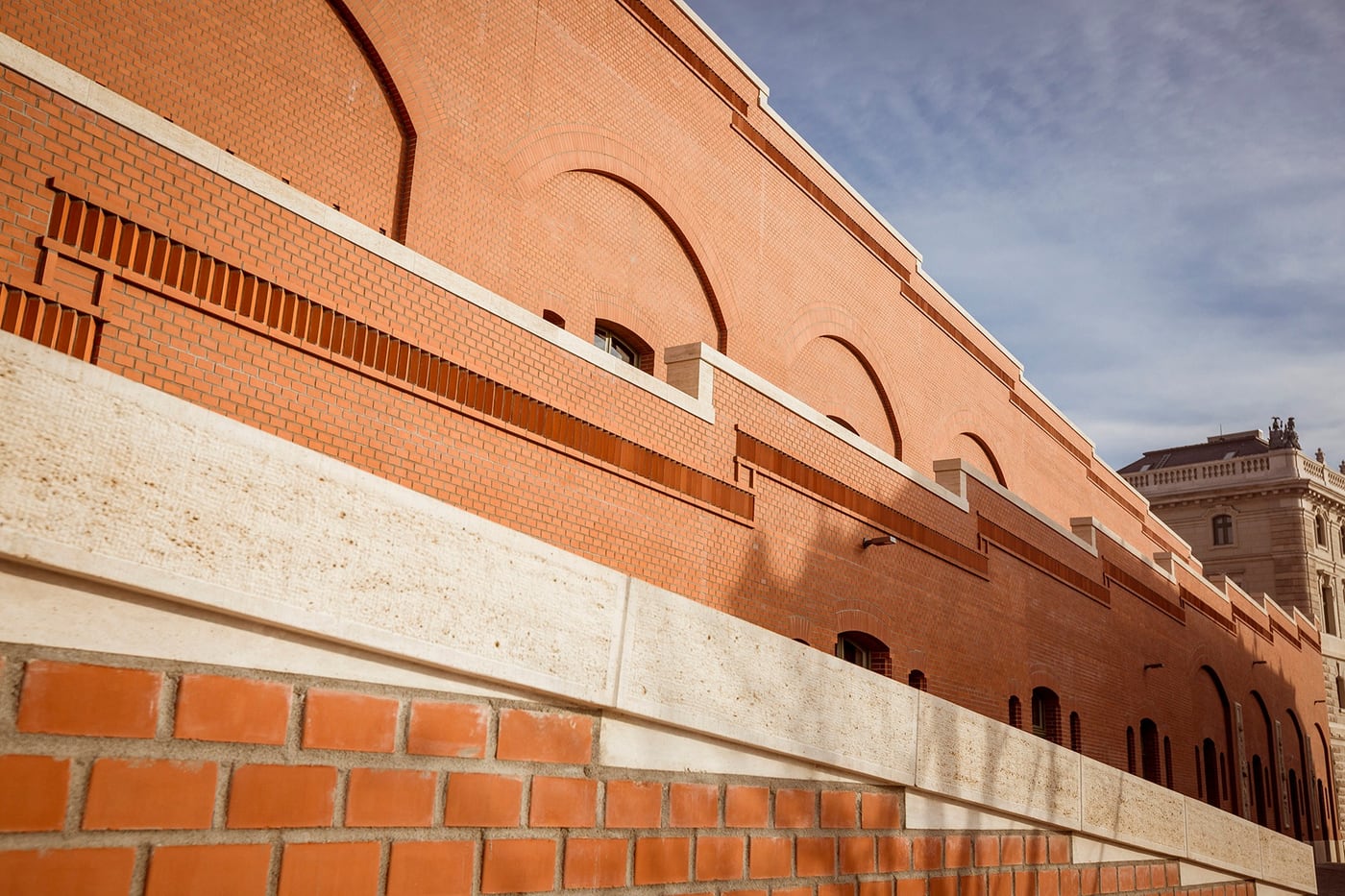 Elkészült a Csikós udvart és a Hunyadi udvart összekötő Hauszmann-féle rámpa