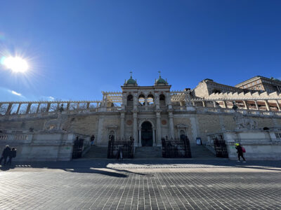 A Várkert Bazárban szabadtéri kiállítás mutatja be Nemes Nagy Ágnes életművét
