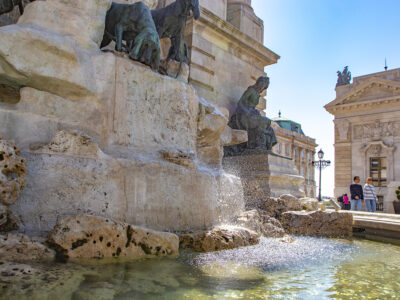 Újra csobognak a Budavári Palotanegyed díszkútjai