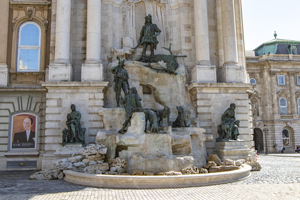 Újra csobognak a Budavári Palotanegyed díszkútjai