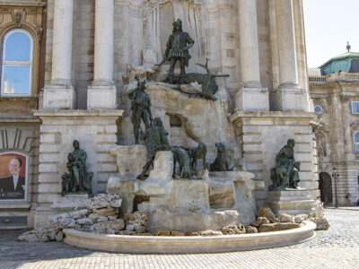 Újra csobognak a Budavári Palotanegyed díszkútjai