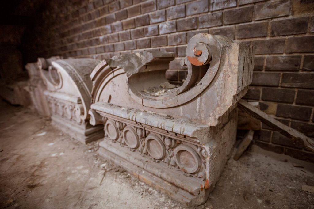 A Budavári Palota különleges kandallóinak maradványait tárták fel