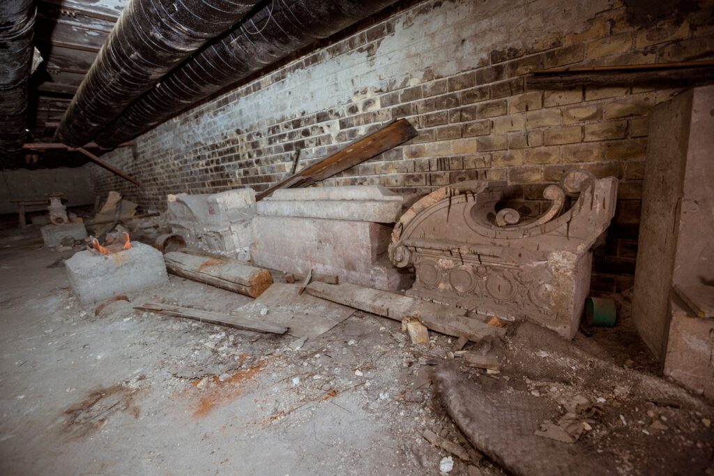 A Budavári Palota különleges kandallóinak maradványait tárták fel