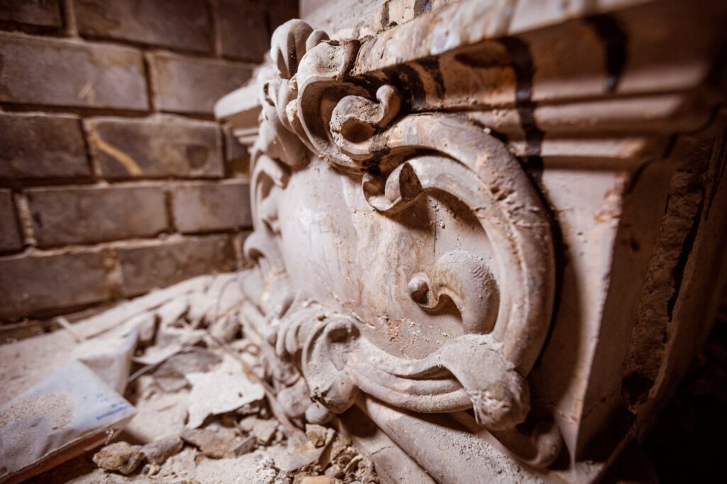 A Budavári Palota különleges kandallóinak maradványait tárták fel