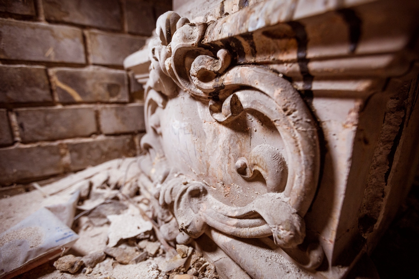 A Budavári Palota különleges kandallóinak maradványait tárták fel