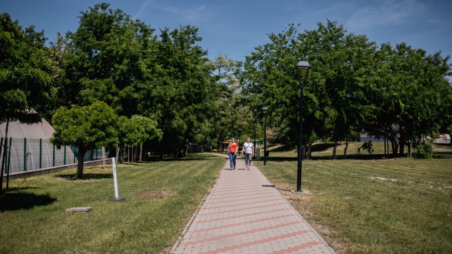 Ingyenes filmvetítések a Bókay-kertben, július 23-án indul a kertmozi