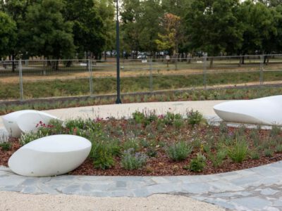 Levendulapark épült Újpesten, lilába öltözik a Szilas-patak menti tér