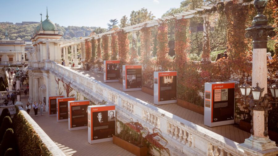 A Cziffra György-emlékév alkalmából szabadtéri fotókiállítás nyílt a Várkert Bazárban