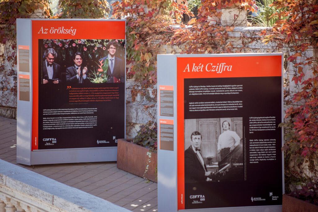 A Cziffra György-emlékév alkalmából szabadtéri fotókiállítás nyílt a Várkert Bazárban