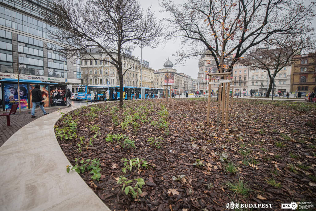 Átadták a felújított Blaha Lujza teret