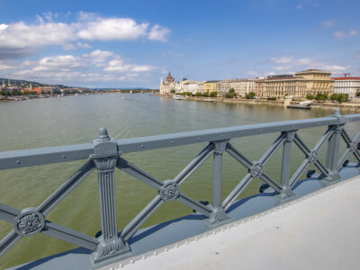 Átadták a felújított Lánchidat, már a gyalogosok is átsétálhatnak rajta