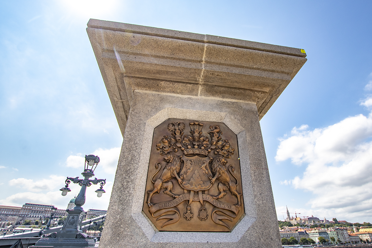 Átadták a felújított Lánchidat, már a gyalogosok is átsétálhatnak rajta