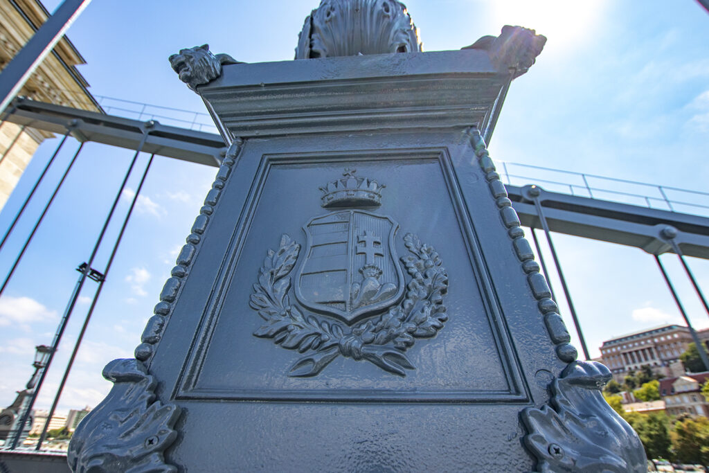 Átadták a felújított Lánchidat, már a gyalogosok is átsétálhatnak rajta