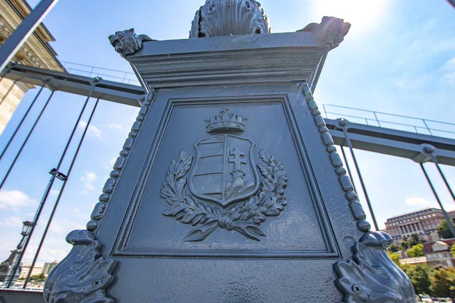 Átadták a felújított Lánchidat, már a gyalogosok is átsétálhatnak rajta