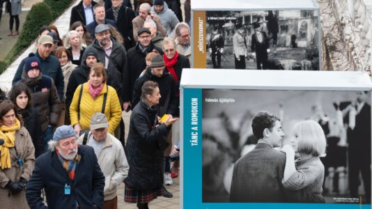 Március 8-tól plakátkiállítás mutatja be a tíz éve megújult Várkert Bazár történetét