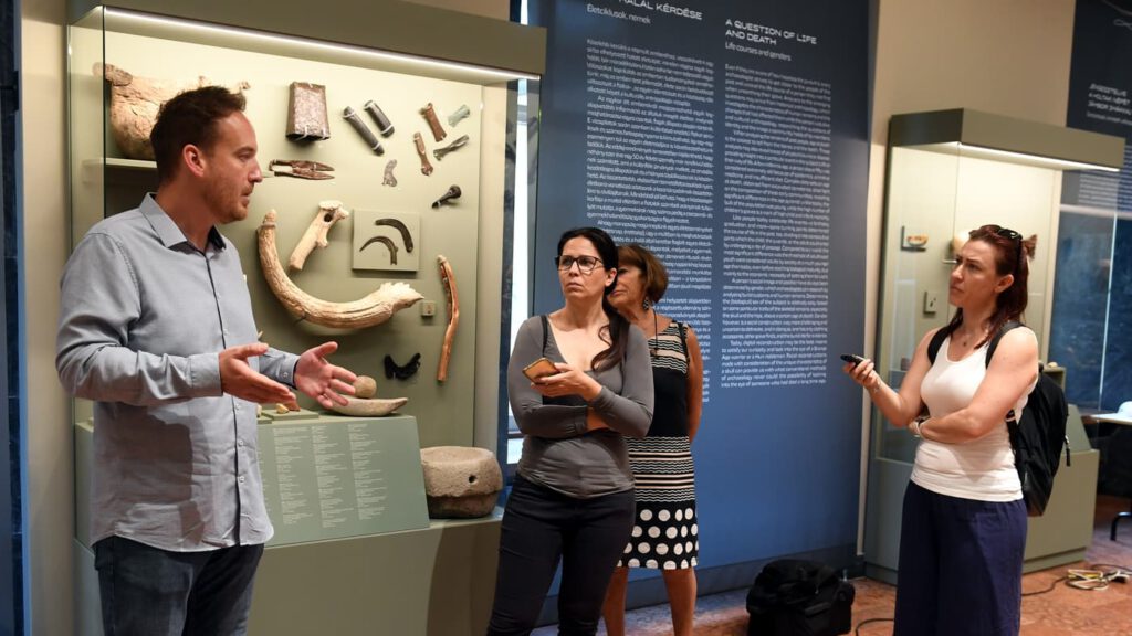 Új kiállítás nyílt a Vármúzeumban a Gyűjtögetőktől a honfoglalókig Budapest földjén címmel