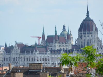 Rózsák bűvöletében Budapesten: Gül Baba türbéje és kertje
