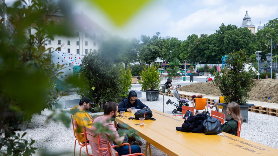 Megnyitott a Városháza pop-up park