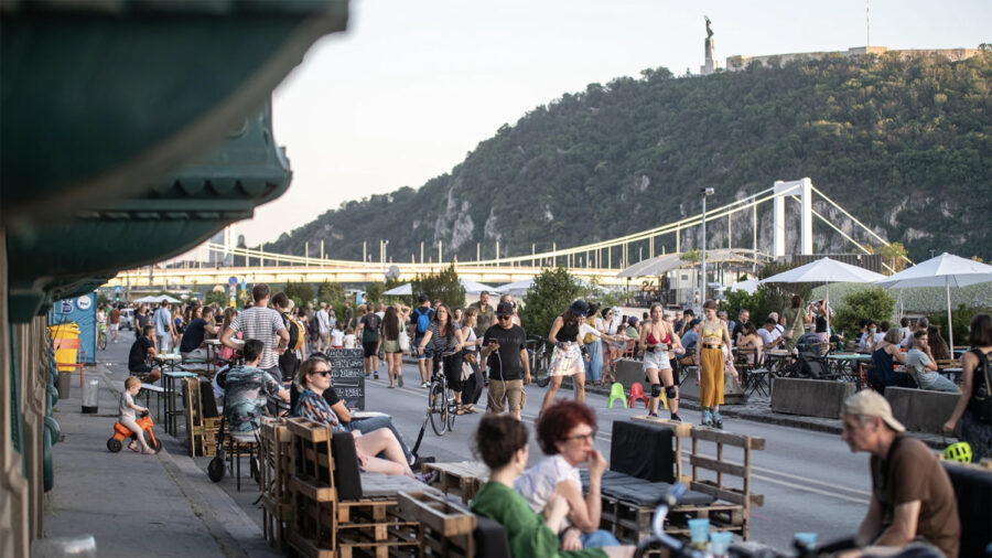 Július 26-tól egészen augusztus 15-ig szabad a pesti alsó rakpart