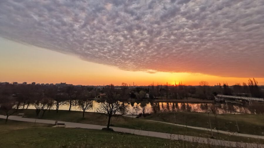 Reggeli fények Csepel felett – a Darudombtól a Duna tükréig