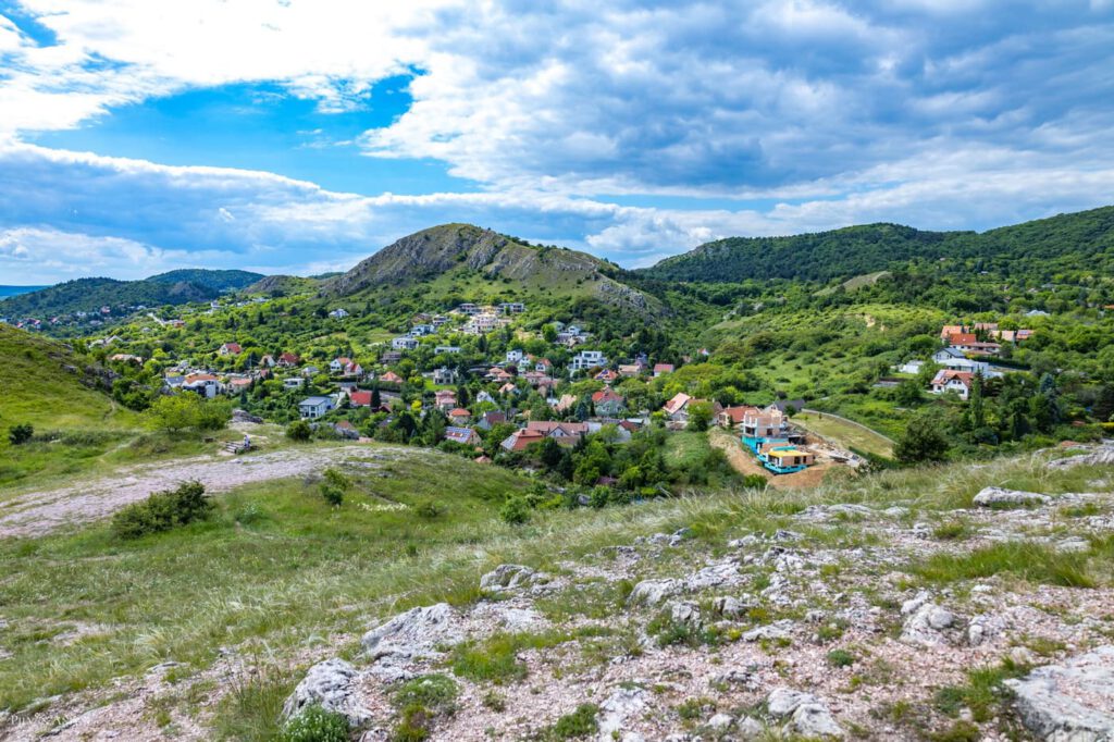 Kő-hegy – rövid séta nagy élménnyel Budaörs fölé