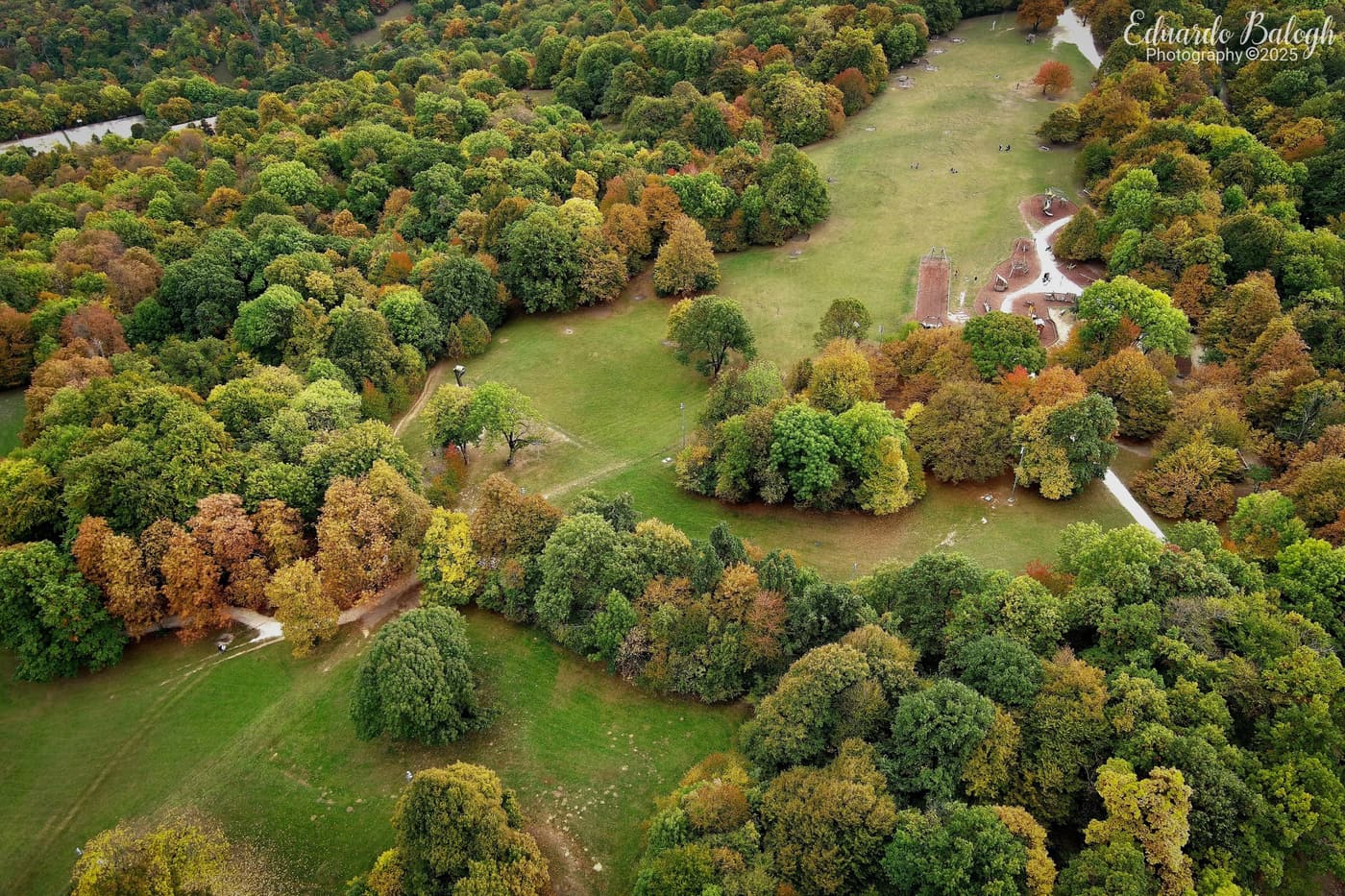 Aranyerdők felett – őszi panoráma a János-hegyről és az Erzsébet-kilátóból