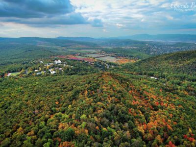 Aranyerdők felett – őszi panoráma a János-hegyről és az Erzsébet-kilátóból