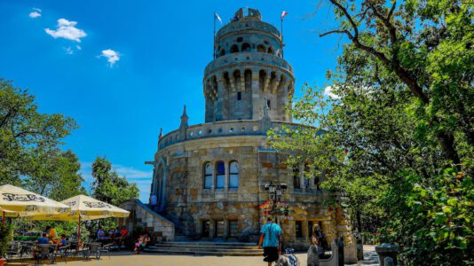 Tavaszra sem nyílik meg az Erzsébet-kilátó, komolyabb a baj, mint hitték