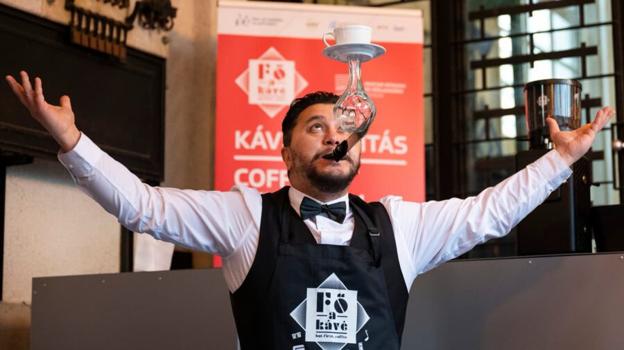 „Fő a kávé”: nagyszabású kávétörténeti kiállítás nyílt Budapesten