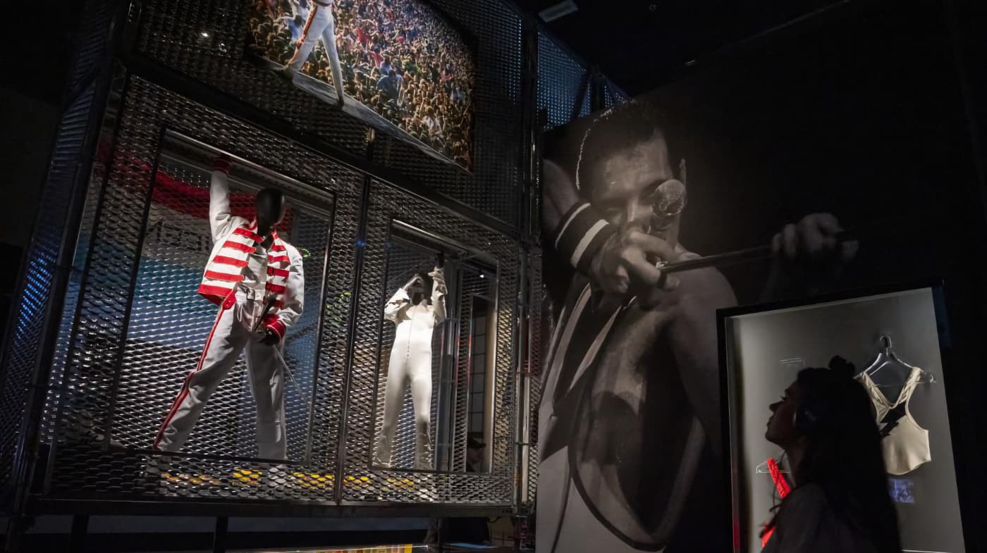 Freddie Mercury Budapesten: különleges kiállítás idézi meg a Queen legendás énekesét