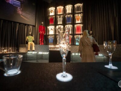 Freddie Mercury Budapesten: különleges kiállítás idézi meg a Queen legendás énekesét