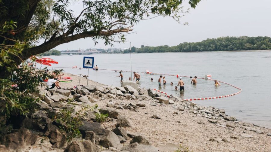Ötször nagyobb partszakasszal nyitott meg az újbudai Árasztó-parti szabadstrand