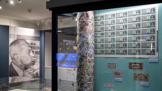 Az Aranyvonat történetét és a forint születését mutatja be a Pénzmúzeum új kiállítása