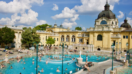 Energiatakarékossági változások léptek életbe a budapesti fürdőkben